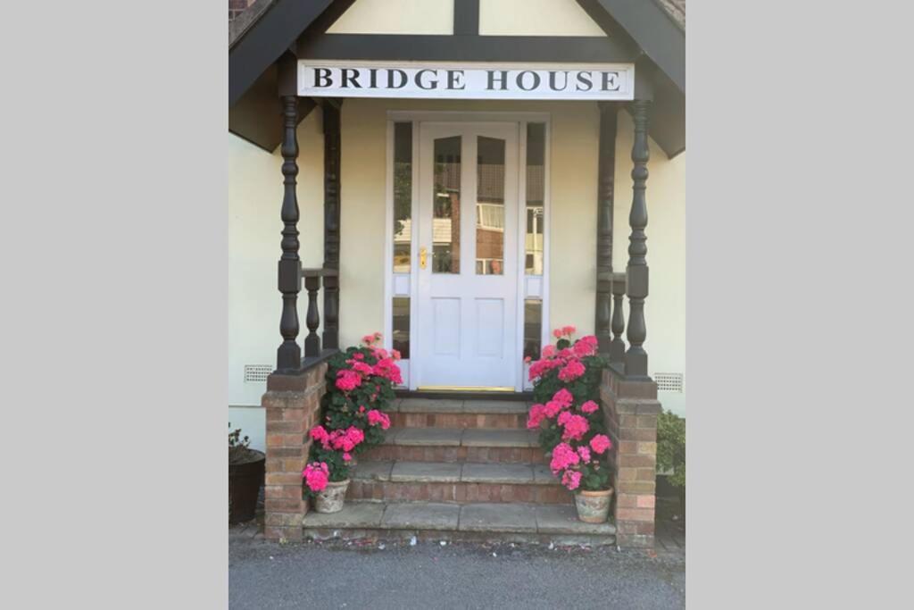 A Charming, Spacious 2 Bedroom Apartment In Lytham Lytham St Annes Eksteriør billede