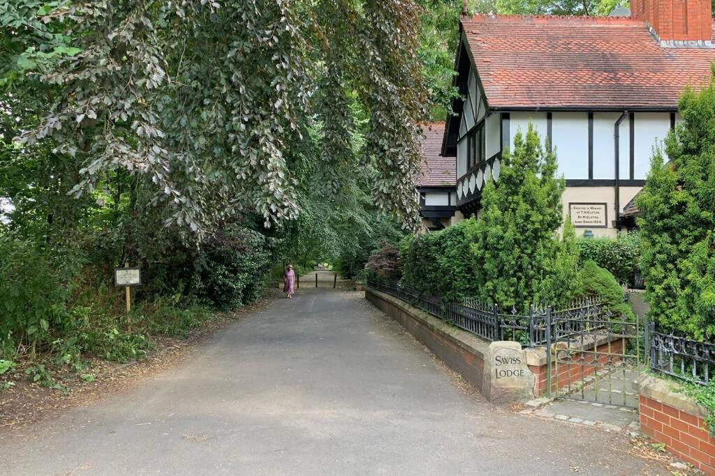 A Charming, Spacious 2 Bedroom Apartment In Lytham Lytham St Annes Eksteriør billede